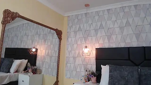 JustinePerry online show from 17, 9, 2025