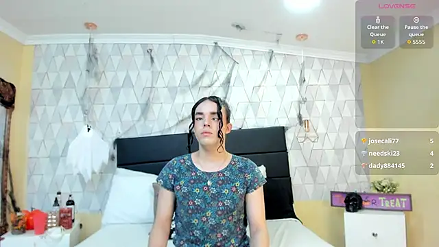 JustinePerry online show from 27, 10, 2025