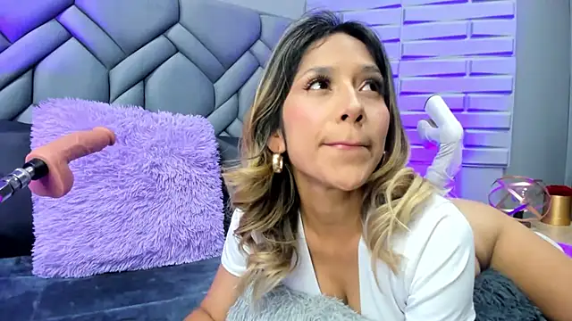 Snapshot of BriannaHarps chatting on 25, 2, 2025 BriannaHarps online show from 25, 2, 2025