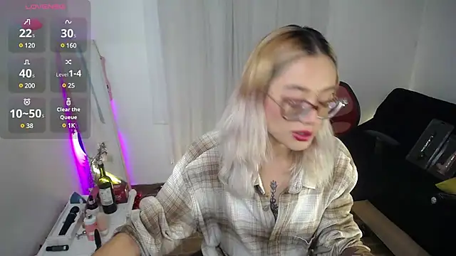 Snapshot of 911Calling chatting on 12, 1, 2025 911Calling online show from 12, 1, 2025