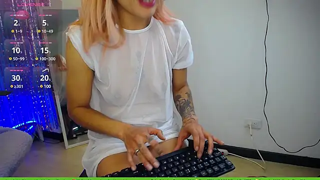 Snapshot of 911Calling chatting on 16, 2, 2025 911Calling online show from 16, 2, 2025