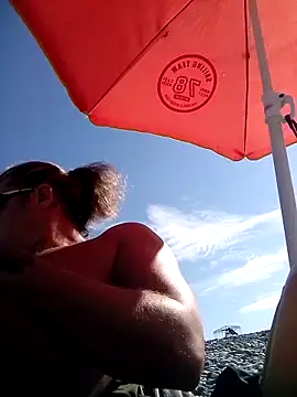 Snapshot of Lovely_milk chatting on 17, 10, 2025 Lovely milk online show from 17, 10, 2025