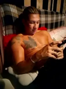 Snapshot of Lovely_milk chatting on 12, 11, 2025 Lovely milk online show from 12, 11, 2025