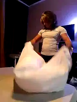 Snapshot of Lovely_milk chatting on 21, 11, 2025 Lovely milk online show from 21, 11, 2025