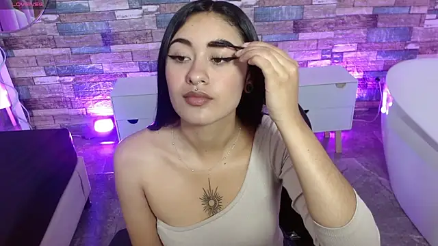 Snapshot of Moonshine_tay chatting on 10, 10, 2025 Moonshine tay online show from 10, 10, 2025
