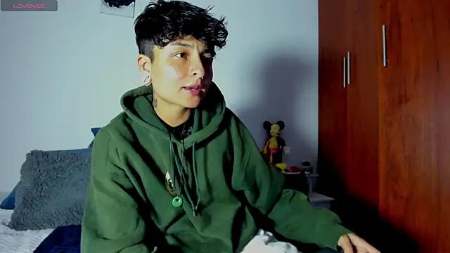 ZuryRamirez  online show from 6, 1, 2025