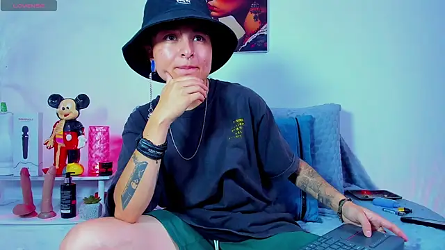 ZuryRamirez  online show from 16, 1, 2025