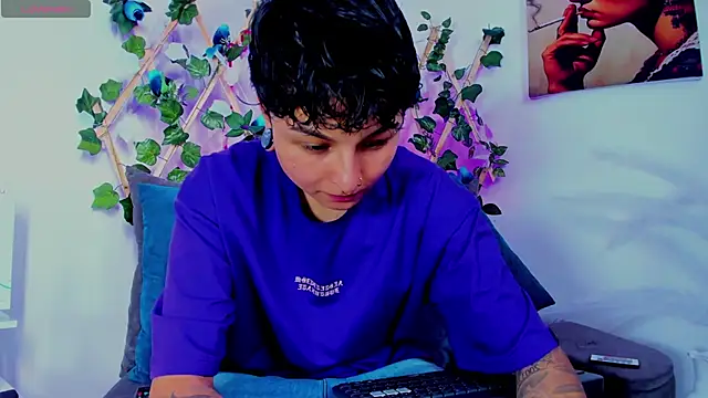 ZuryRamirez  online show from 17, 2, 2025