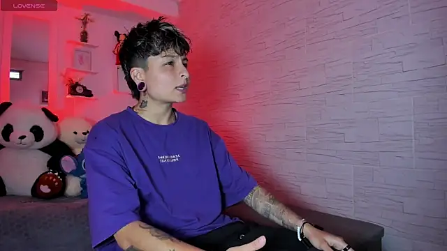 ZuryRamirez  online show from 18, 9, 2025