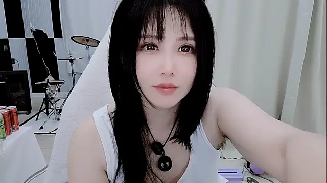 Snapshot of Vaness-a chatting on 17, 4, 2026 Vaness-a online show from 17, 4, 2026