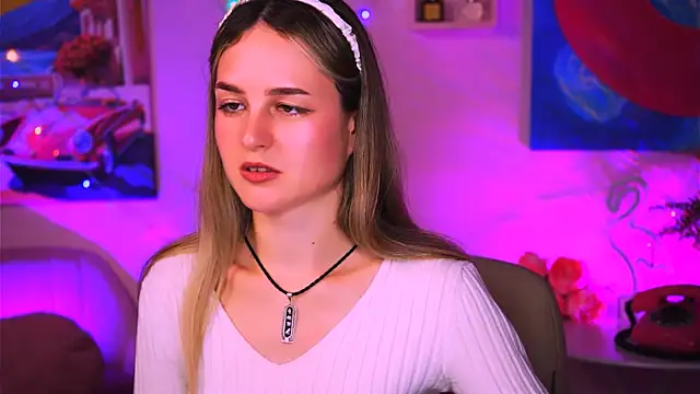 DeboraLarson online show from 10, 1, 2025