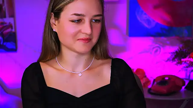 DeboraLarson online show from 13, 1, 2025