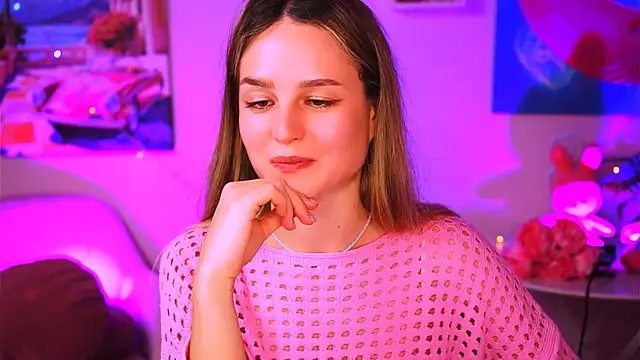 DeboraLarson online show from 28, 1, 2025