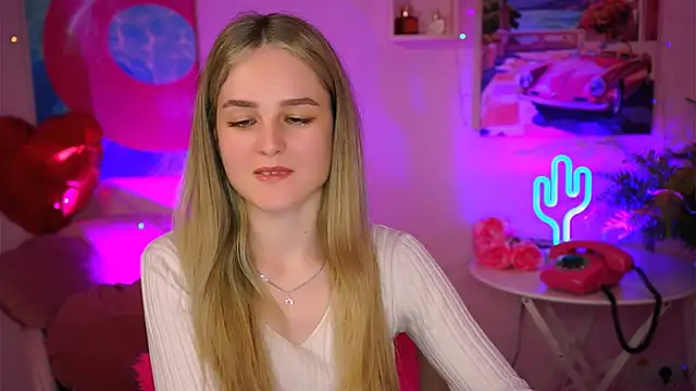 DeboraLarson online show from 10, 3, 2025