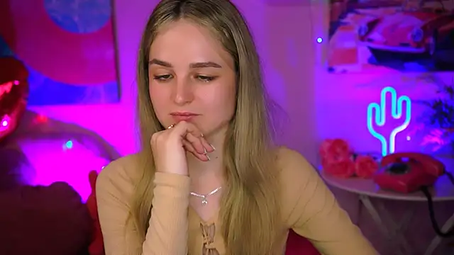 DeboraLarson online show from 11, 3, 2025