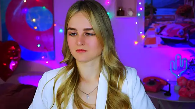 DeboraLarson online show from 16, 3, 2025