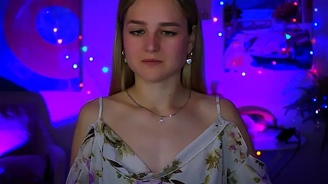 DeboraLarson online show from 11, 10, 2025