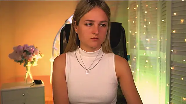 DeboraLarson online show from 7, 4, 2026