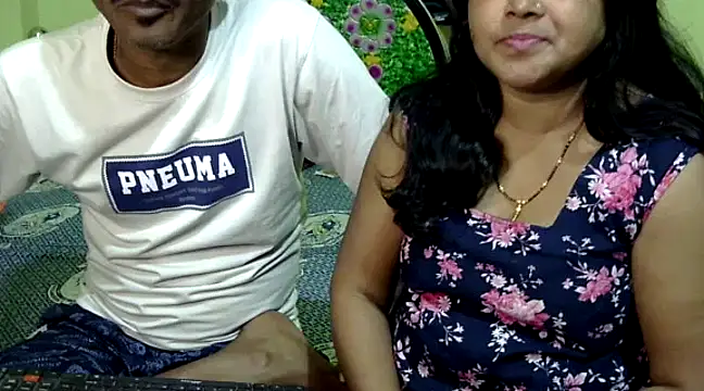 Snapshot of Couple_For_You18 chatting on 25, 12, 2024 Couple For You18 online show from 25, 12, 2024