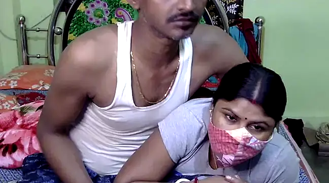 Snapshot of Couple_For_You18 chatting on 29, 12, 2024 Couple For You18 online show from 29, 12, 2024