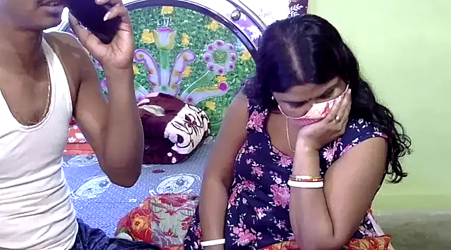 Snapshot of Couple_For_You18 chatting on 30, 12, 2024 Couple For You18 online show from 30, 12, 2024