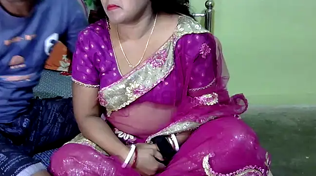 Snapshot of Couple_For_You18 chatting on 5, 1, 2025 Couple For You18 online show from 5, 1, 2025