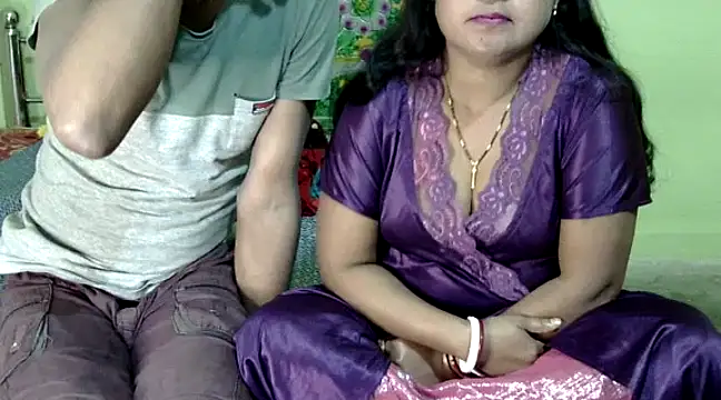Snapshot of Couple_For_You18 chatting on 6, 1, 2025 Couple For You18 online show from 6, 1, 2025