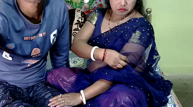 Snapshot of Couple_For_You18 chatting on 7, 1, 2025 Couple For You18 online show from 7, 1, 2025