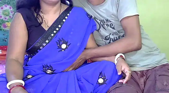 Snapshot of Couple_For_You18 chatting on 2, 2, 2025 Couple For You18 online show from 2, 2, 2025