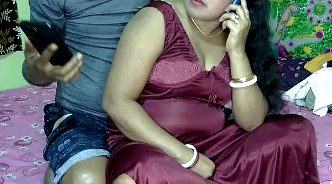 Snapshot of Couple_For_You18 chatting on 5, 2, 2025 Couple For You18 online show from 5, 2, 2025