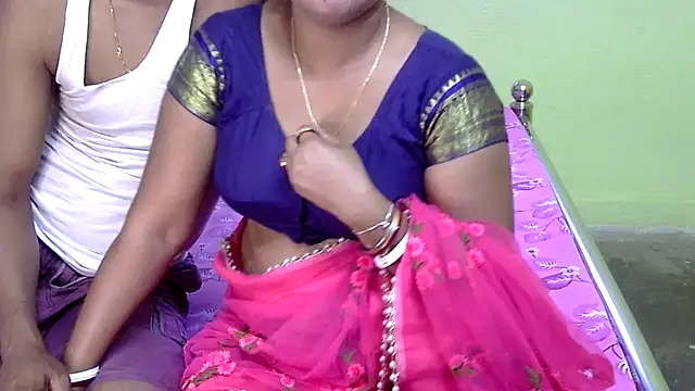 Snapshot of Couple_For_You18 chatting on 11, 3, 2025 Couple For You18 online show from 11, 3, 2025