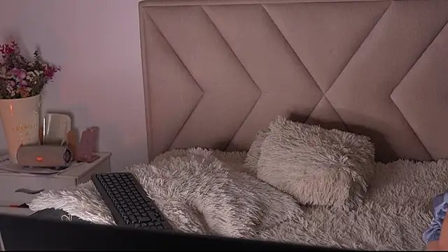Bonnieshyy online show from 24, 5, 2026
