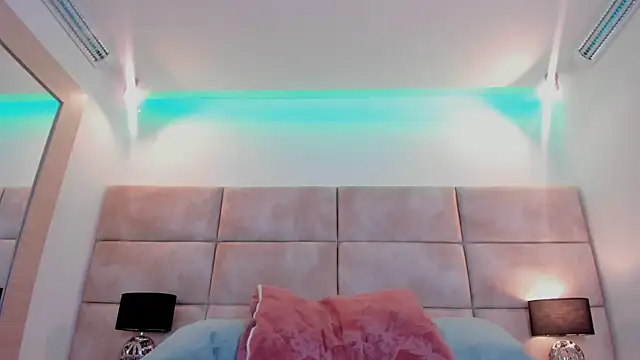 Eevee Taylor online show from 26, 1, 2025