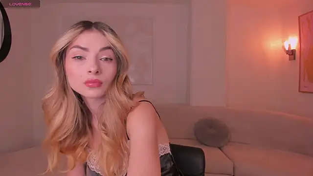 StacyWoods online show from 10, 7, 2026