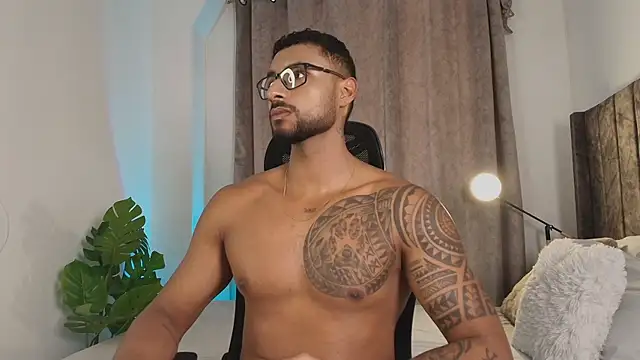 Snapshot of LiamGarcia1 chatting on 11, 3, 2025 LiamGarcia1 online show from 11, 3, 2025