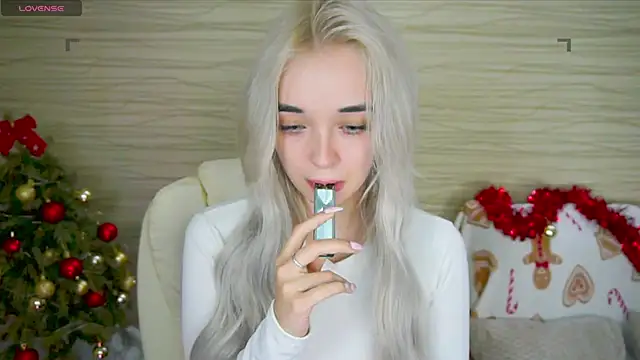 Snapshot of Ashley_S chatting on 4, 1, 2025 Ashley S online show from 4, 1, 2025