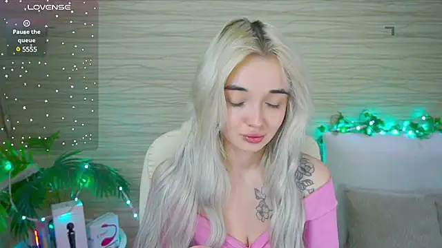 Snapshot of Ashley_S chatting on 8, 2, 2025 Ashley S online show from 8, 2, 2025