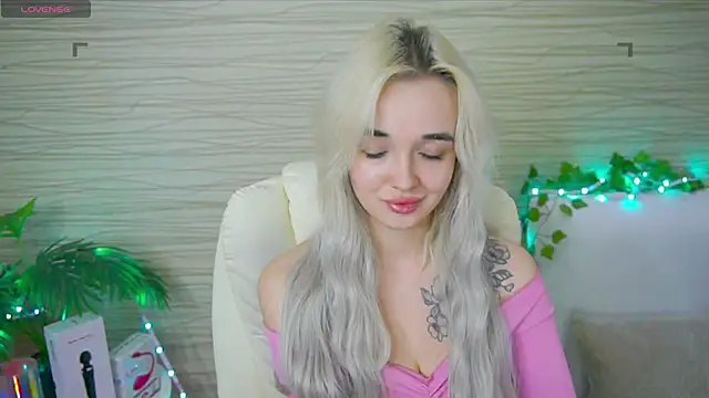 Snapshot of Ashley_S chatting on 24, 2, 2025 Ashley S online show from 24, 2, 2025