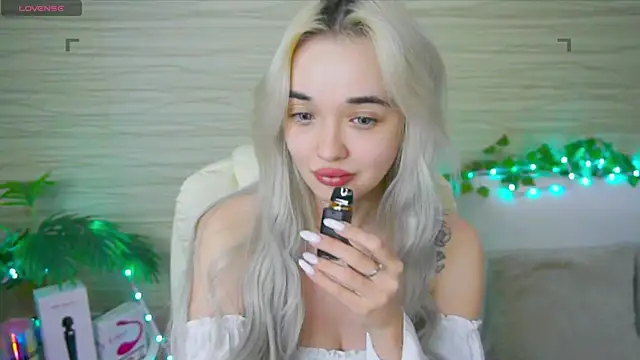 Snapshot of Ashley_S chatting on 28, 2, 2025 Ashley S online show from 28, 2, 2025