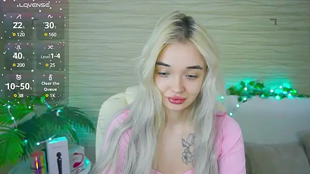 Snapshot of Ashley_S chatting on 5, 3, 2025 Ashley S online show from 5, 3, 2025