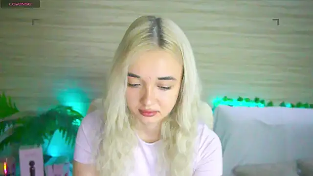 Snapshot of Ashley_S chatting on 11, 9, 2025 Ashley S online show from 11, 9, 2025