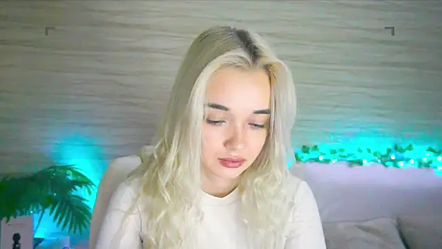 Snapshot of Ashley_S chatting on 15, 9, 2025 Ashley S online show from 15, 9, 2025