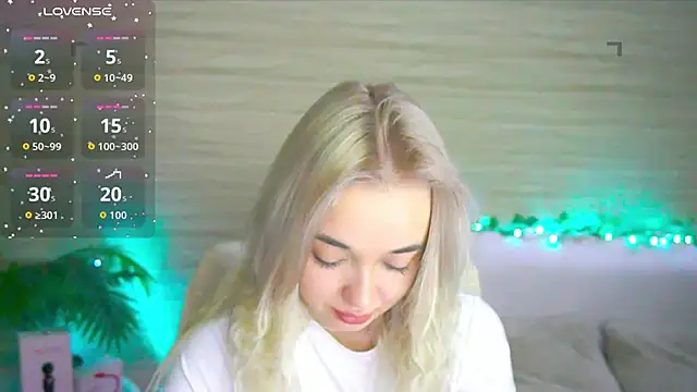 Snapshot of Ashley_S chatting on 23, 9, 2025 Ashley S online show from 23, 9, 2025