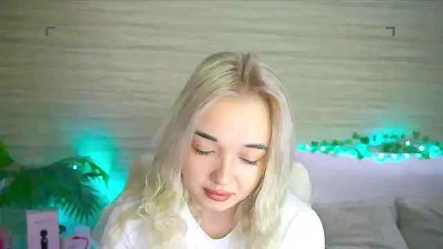 Snapshot of Ashley_S chatting on 24, 9, 2025 Ashley S online show from 24, 9, 2025