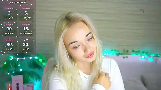 Snapshot of Ashley_S chatting on 28, 9, 2025 Ashley S online show from 28, 9, 2025