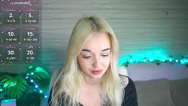 Snapshot of Ashley_S chatting on 14, 10, 2025 Ashley S online show from 14, 10, 2025