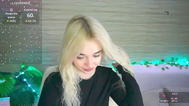 Snapshot of Ashley_S chatting on 16, 10, 2025 Ashley S online show from 16, 10, 2025