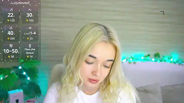 Snapshot of Ashley_S chatting on 21, 10, 2025 Ashley S online show from 21, 10, 2025