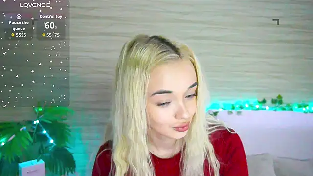 Snapshot of Ashley_S chatting on 23, 10, 2025 Ashley S online show from 23, 10, 2025