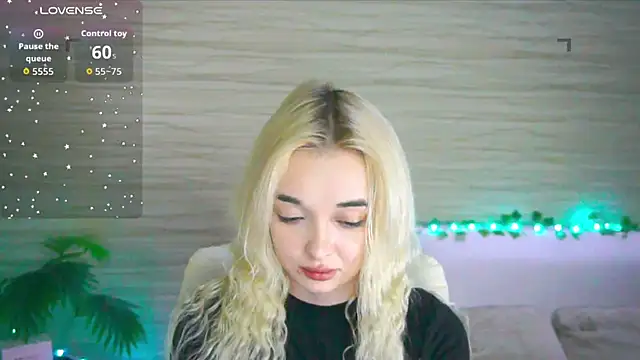 Snapshot of Ashley_S chatting on 28, 10, 2025 Ashley S online show from 28, 10, 2025